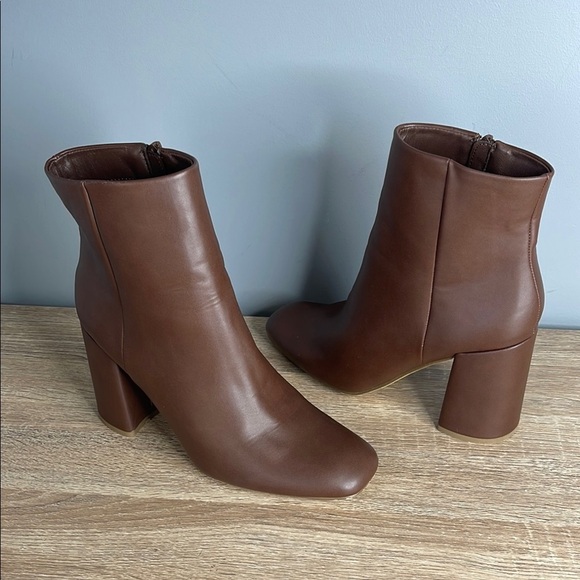 Madden Girl Steve Madden While Elegant Brown Ankle Boots - Picture 12 of 12